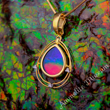 将图片加载到图库查看器,KORITE 18K Gold Teardrop Solara Pendant with Diamond Accent