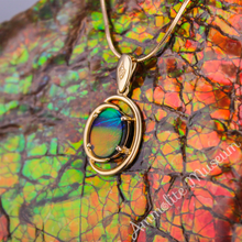 将图片加载到图库查看器,14K Gold Oval Harmony Ammolite Pendant