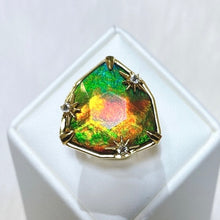 将图片加载到图库查看器,Ammolite Ring 18k Gold Vermeil STARLIGHT Trillion Ammolite Ring with White Topaz