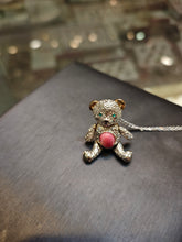 将图片加载到图库查看器，Rhodonite Bear Pendant
