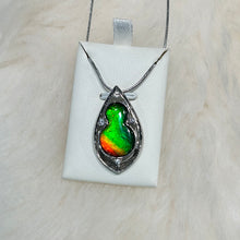 将图片加载到图库查看器，Ammolite Hulu Pendant
